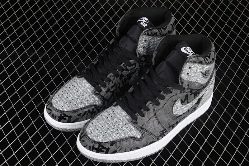 All categories Air Jordan Jordan series basketball shoes Air Jordan 1 High Air Jordan 1 High OG "Rebellionaire" AJ1 Joe 1 black and gray banned "Rebelionaire" high-top basketball shoes 555088-036